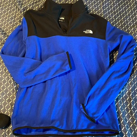 The North Face Mens 1/4 Zip - Picture 2 of 2